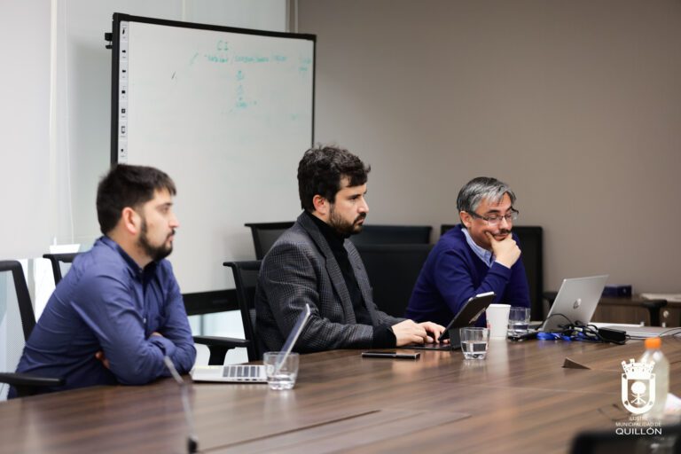 Alcalde Miguel Peña se reunió con Ministra Javiera Toro para revisar proyecto APR de San Ramón Sur