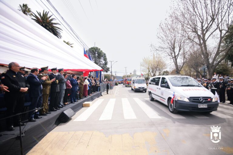 Más de 5.000 personas desfilaron en homenaje a los 214 años de la junta de gobierno