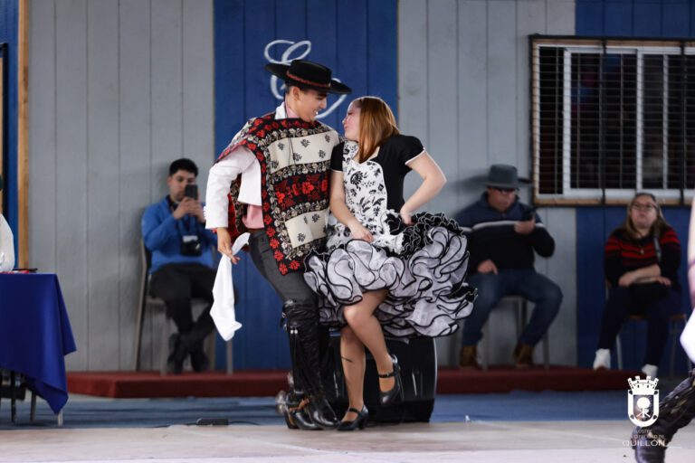 Diguillín ya tiene a sus representantes para el regional de cueca escolar