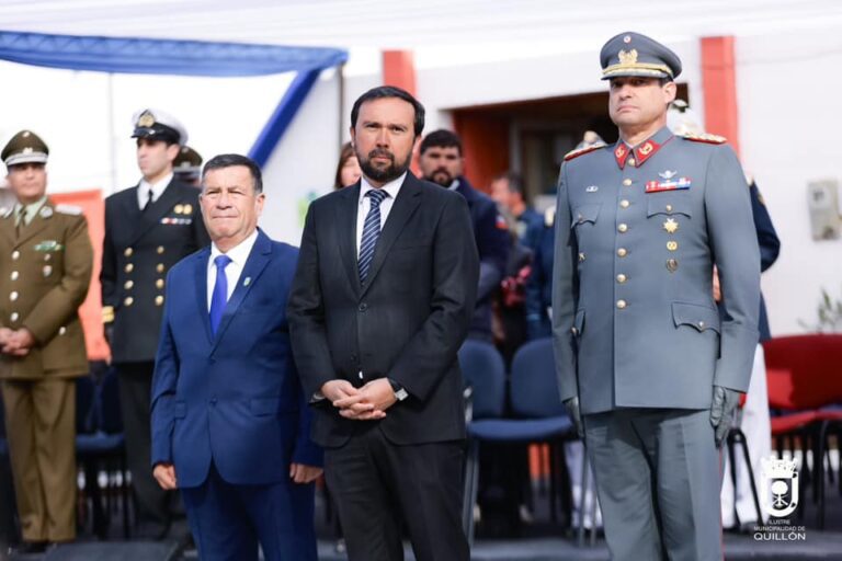 Más de 5.000 personas desfilaron en homenaje a los 214 años de la junta de gobierno