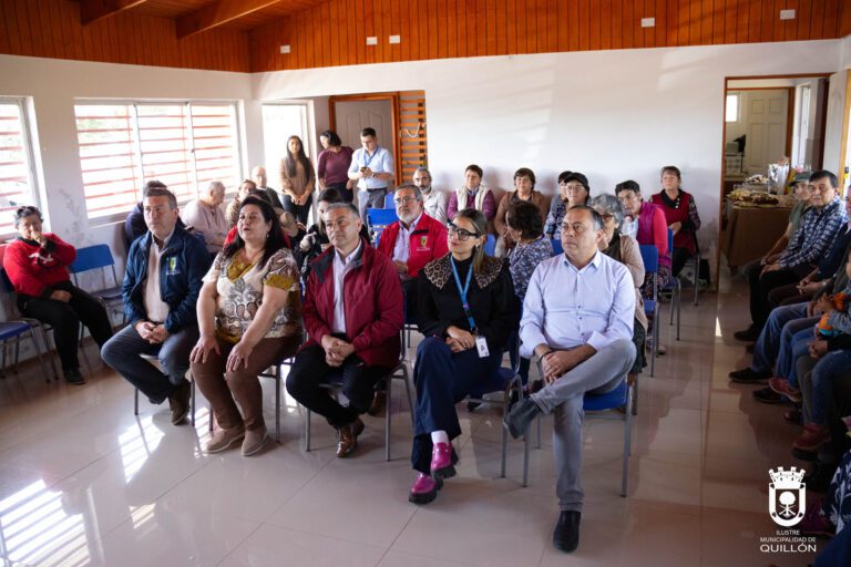 Vecinos de Huenucheo recibieron capacitación psicológica y kinesiológica