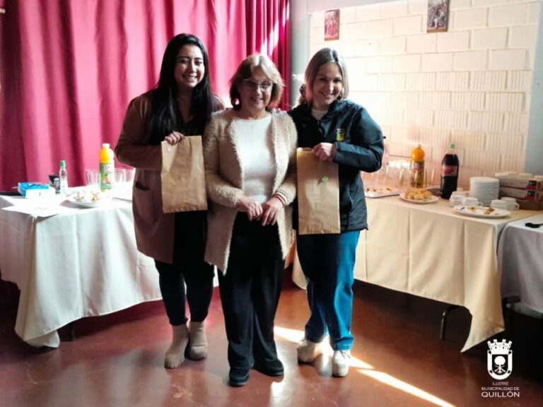 Miembros de ADAY Quillón encabezaron cierre de taller de costura