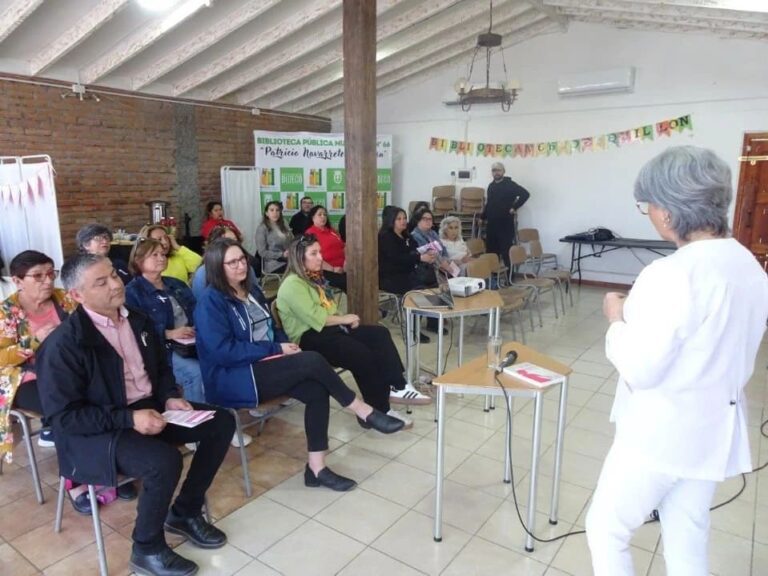 SENDA previene realizó seminario sobre prevención y ayuda a personas rehabilitadas de alcohol y drogas