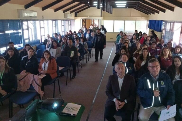 Quilloninas participaron de charla sobre autocuidado y detección precoz del cáncer de mama