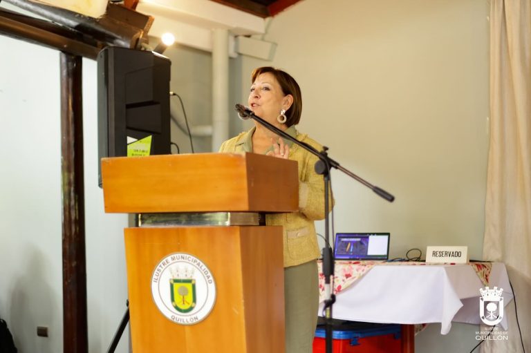 Asistentes de la educación celebraron su día con premiaciones y música