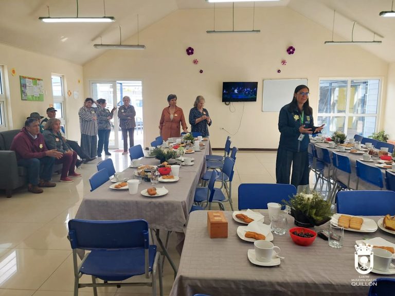 Personas mayores de la Mesa de la Mujer Rural de Quirihue llegaron hasta Quillón, para participar de un encuentro de “Interacción Social”
