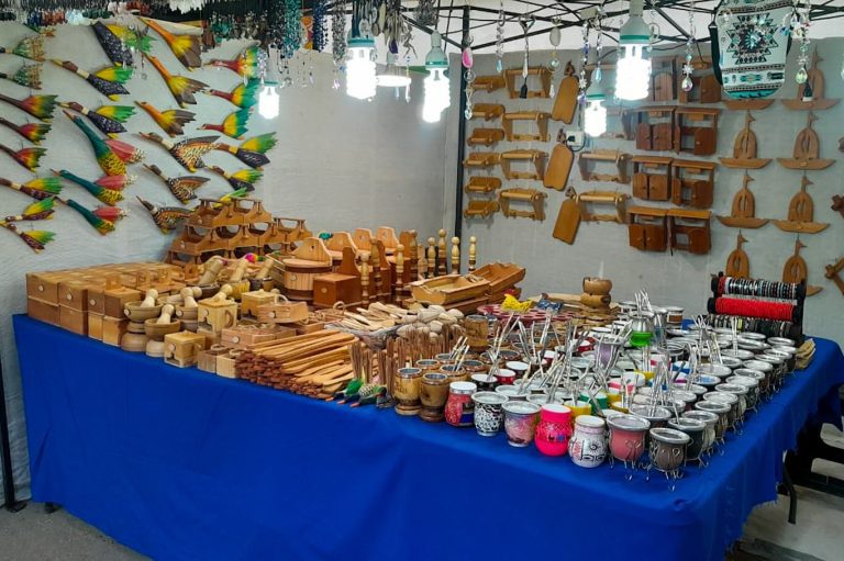 Feria de la plaza ya entró en funcionamiento por la temporada estival que se avecina