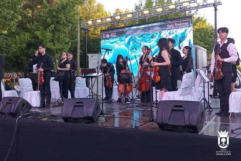 Orquesta Cuerdas para Lota deleitó con sus acordes a quilloninos y visitantes