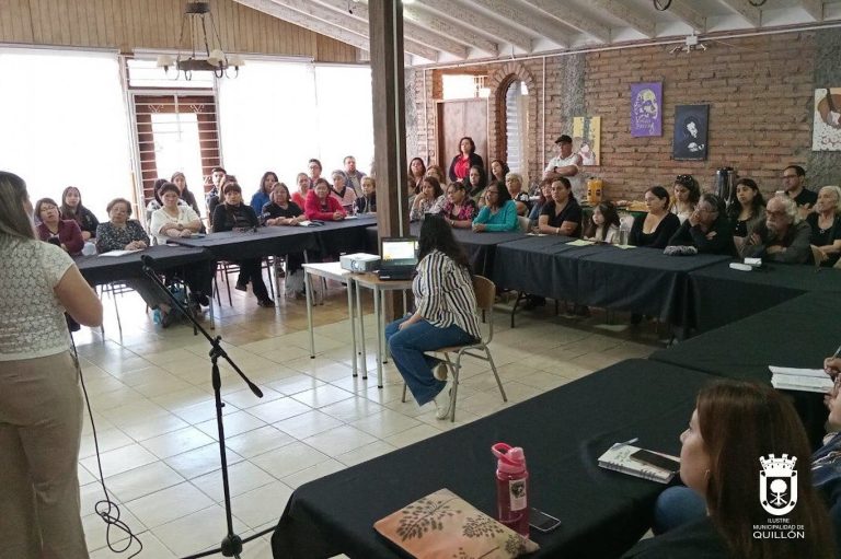 Conversatorio reunió diversas experiencias en la crianza de niños TEA