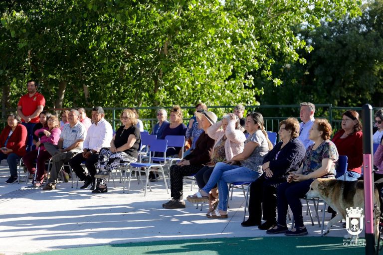 Alcalde Miguel Peña y vecinos de la Villa Eduardo Frei inauguraron nueva plaza Estero Peluca