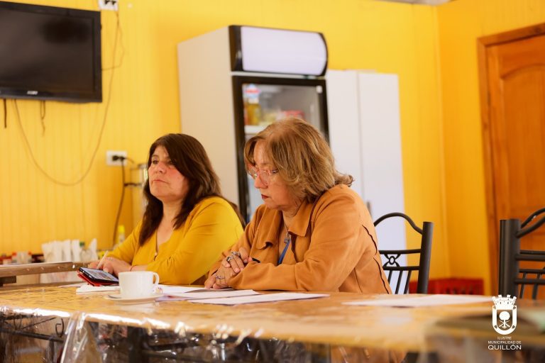 Alcalde Miguel Peña y concejala Miriam Pérez recibieron reconocimientos en su despedida de la Asociación del Valle del Itata