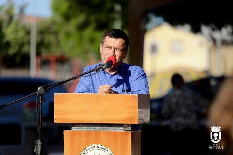 Alcalde Miguel Peña y vecinos de la Villa Eduardo Frei inauguraron nueva plaza Estero Peluca