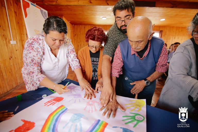 Estudiante quillonina motivó a jóvenes de la comuna a estrechar lazos con personas mayores