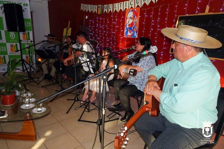 Quillón vivió su último Encuentro Íntimo con la Cultura al calor de la música folclórica y la literatura