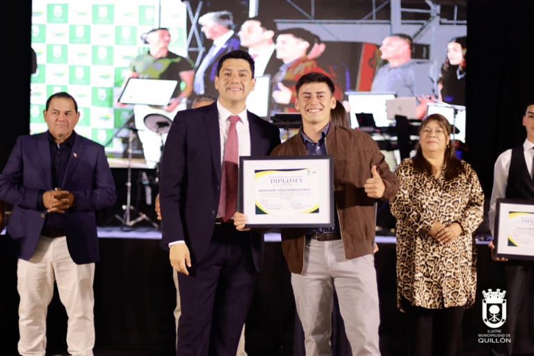 Atletas locales fueron reconocidos por sus logros en la Gala del Deporte Quillón 2024