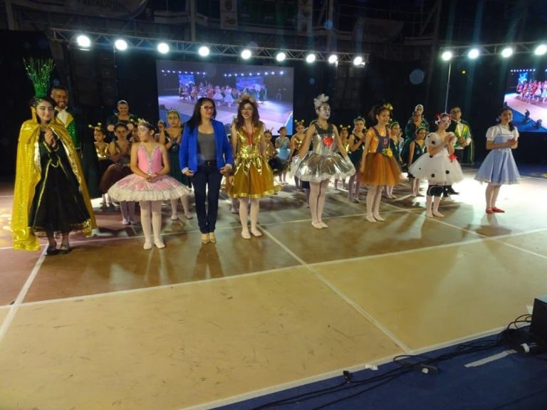 Alumnos de la Escuela Municipal de Ballet dieron muestra de su talento en gala de cierre de año