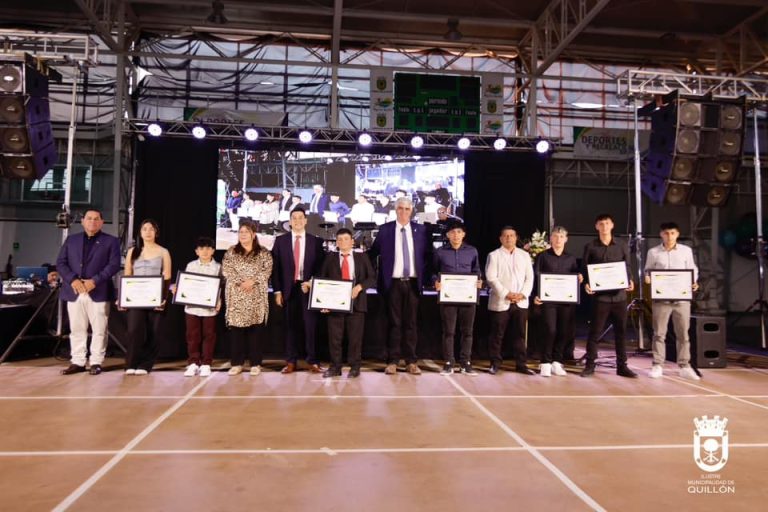 Atletas locales fueron reconocidos por sus logros en la Gala del Deporte Quillón 2024