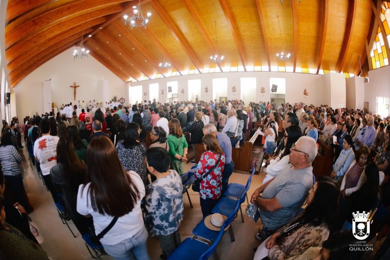Celebración de la Inmaculada Concepción de la Virgen convocó a cientos de feligreses