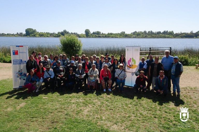 Adultos mayores de Quillón y El Carmen protagonizaron el Primer Encuentro Regional de CVT