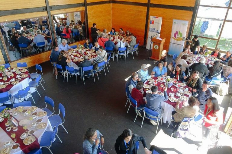 Adultos mayores de Quillón y El Carmen protagonizaron el Primer Encuentro Regional de CVT