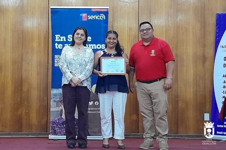 Trabajadores quilloninos realizaron curso de Inglés para mejorar sus competencias laborales