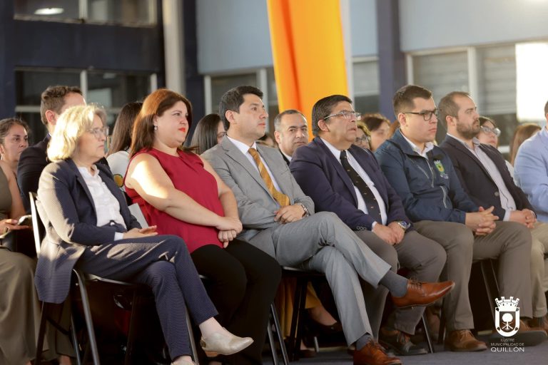 Un total de 47 alumnos y alumnas de la escuela Héroes del Itata recibieron las licencias de promoción de Octavo Año Básico a Primer Año Medio.