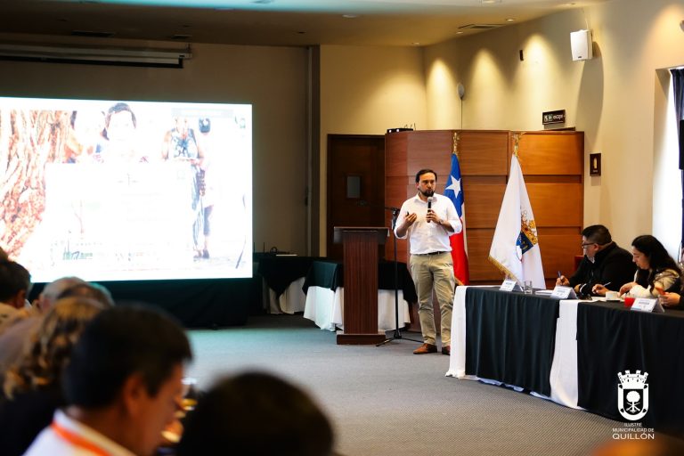 De visita en Chillán, el alcalde Felipe Catalán llegó hasta el Gran Hotel Isabel Riquelme, para participar de la Jornada Gobierno Regional y Municipalidades de Ñuble