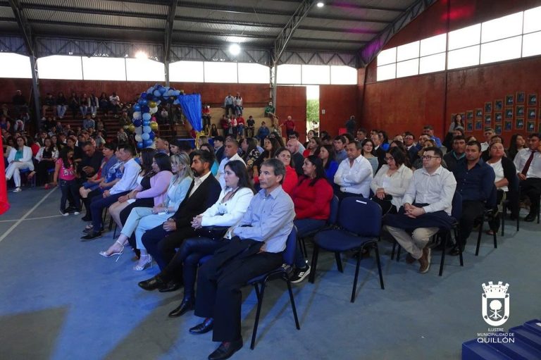 La Escuela El Casino entregó 36 licencias a sus alumnos y alumnas de octavo básico