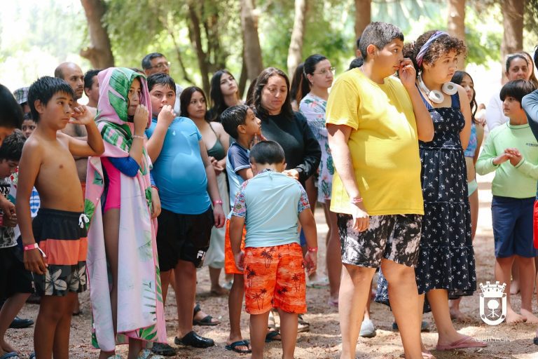 La Dirección de Desarrollo Comunitario (DIDECO) en colaboración con el Parque Acuático Antu entregaron jornada de esparcimiento como un ejemplo de trabajo conjunto entre el sector público y privado