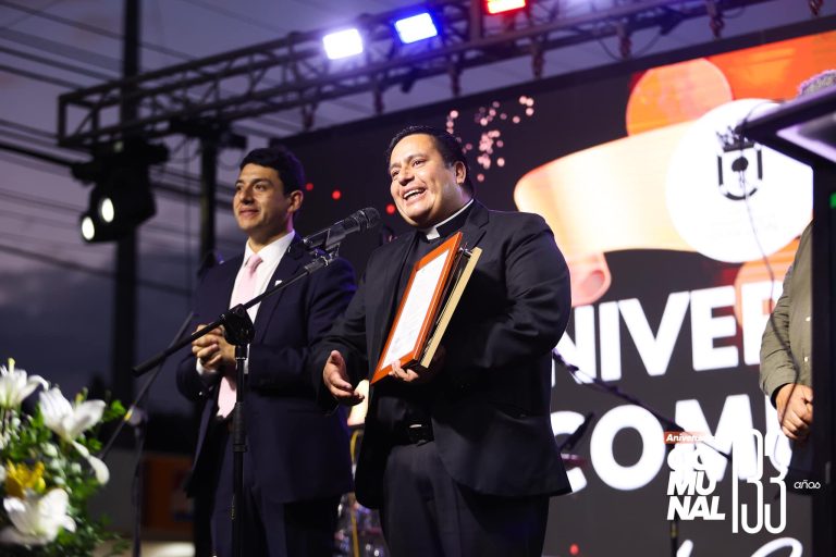 Quillón Celebra su 133° Aniversario con una emotiva ceremonia y reconocimientos a sus ciudadanos e instituciones destacadas