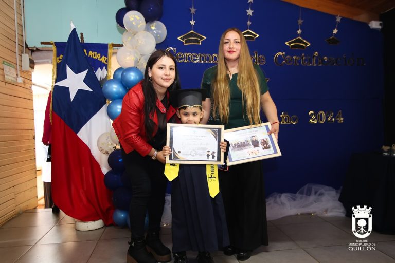 La Escuela de Huacamala despidió a los estudiantes de 6° año básico y celebró la transición de los alumnos de kínder en una emotiva ceremonia