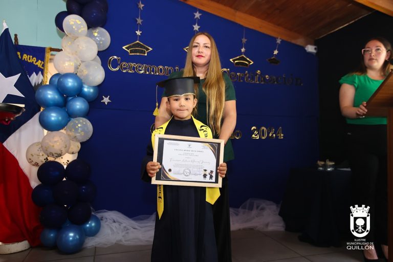 La Escuela de Huacamala despidió a los estudiantes de 6° año básico y celebró la transición de los alumnos de kínder en una emotiva ceremonia