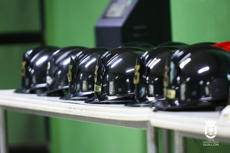 La Tercera Compañía de Bomberos de Cerro Negro conmemoró su Trigésimo Primer Aniversario con una emotiva Sesión Solemne que resaltó su invaluable aporte a la comunidad
