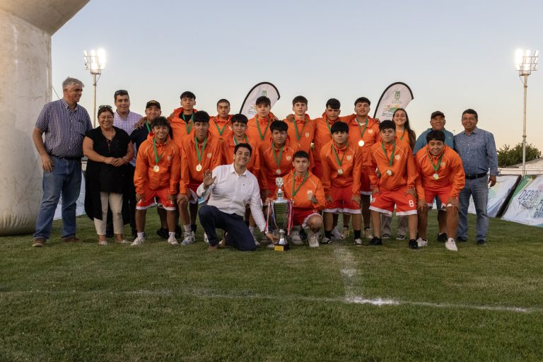 La premiación del Campeonato Acumulativo ANFA Quillón 2024 fue una jornada llena de emoción y orgullo para jugadores, hinchas y familias