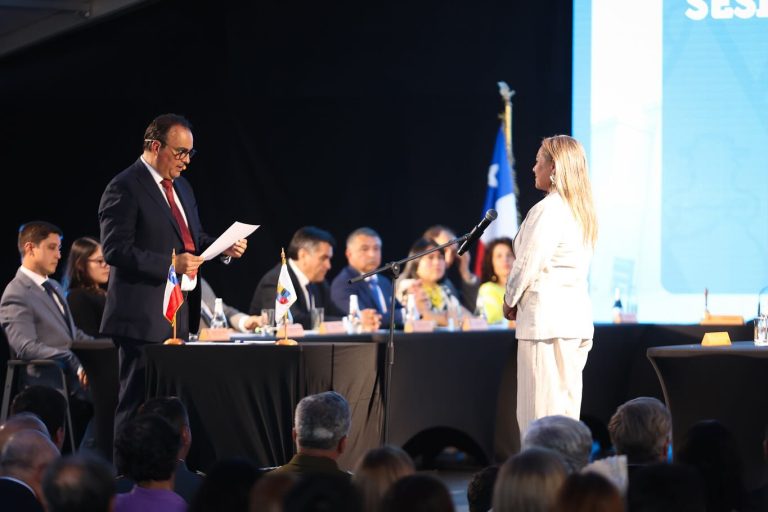 Alcalde Felipe Catalán participa en la asunción del Gobernador de Ñuble Óscar Crisóstomo