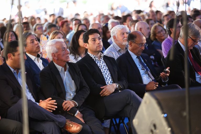 Alcalde Felipe Catalán participa en la asunción del Gobernador de Ñuble Óscar Crisóstomo