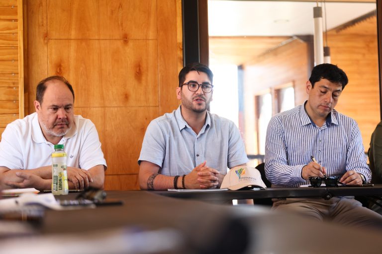 Importante reunión interinstitucional busca proteger la laguna de Quillón