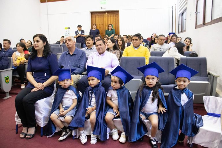 Emotiva ceremonia de egreso en la Sala Cuna Caricias de Bebé