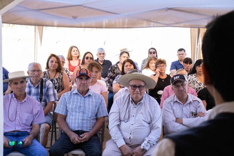 Autoridades municipales de Quillón se reúnen con vecinos de Chancal para abordar necesidades del sector