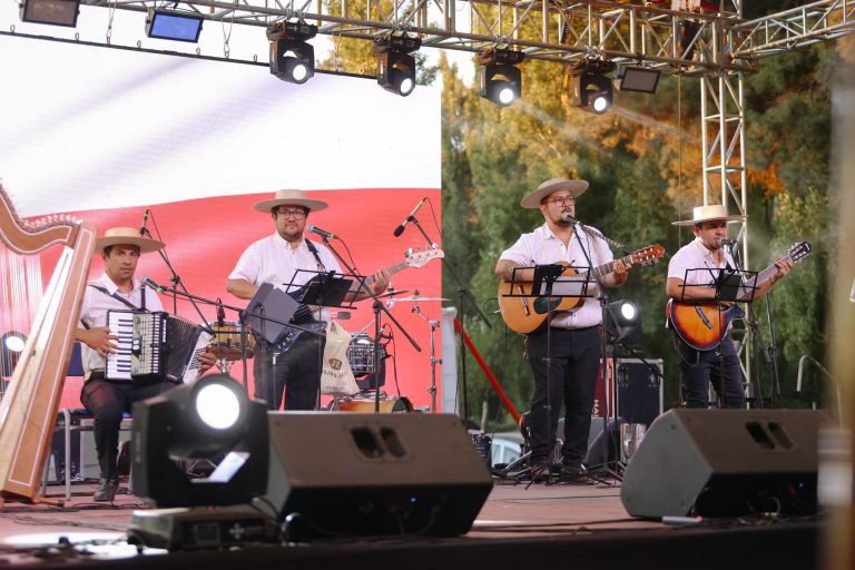 Primer día de la 16ª Feria Agroturística de Quillón 2025: tradición y cultura campesina