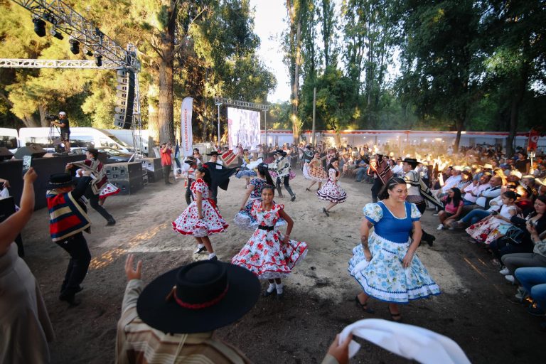 Primer día de la 16ª Feria Agroturística de Quillón 2025: tradición y cultura campesina