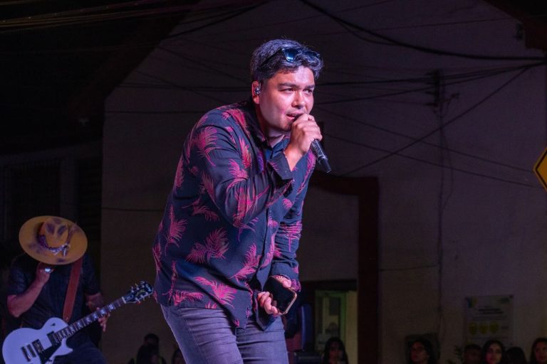 Quillón celebró el Da del Amor y la Amistad con una gran fiesta en la plaza