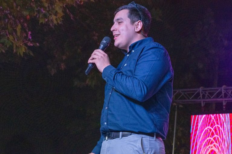Quillón celebró el Da del Amor y la Amistad con una gran fiesta en la plaza