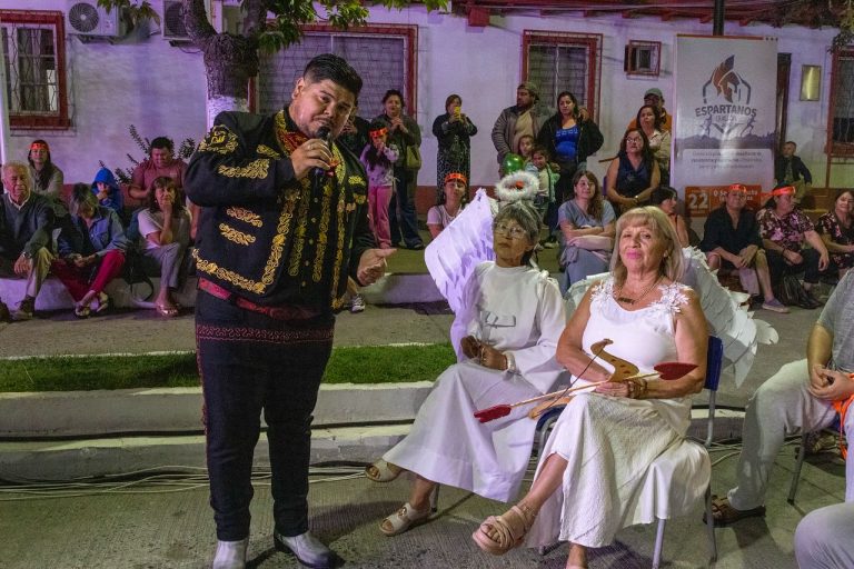 Quillón celebró el Da del Amor y la Amistad con una gran fiesta en la plaza