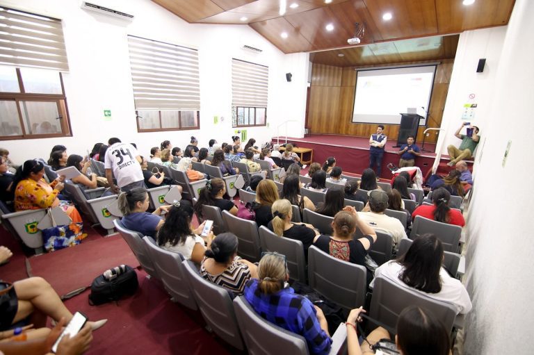 Mujeres emprendedoras de Quillón reciben apoyo y orientación en jornada organizada por SERCOTEC