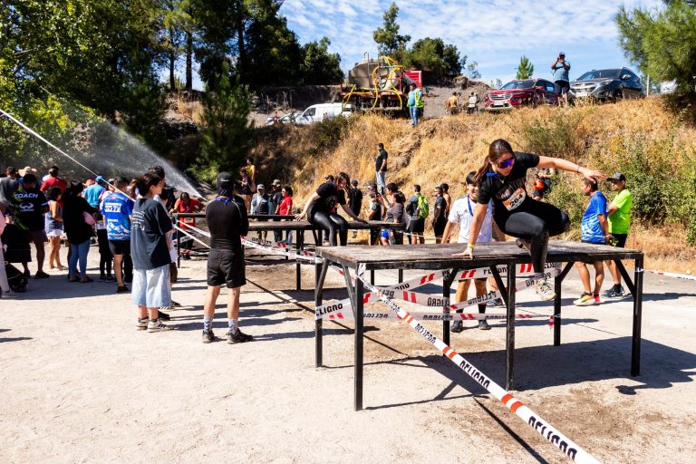 Fuerza, adrenalina y espíritu de superación en Espartanos Quillón 2025