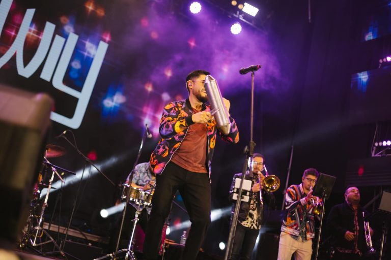 Fest Quillón reunió a más de 20.000 personas en una exitosa segunda noche