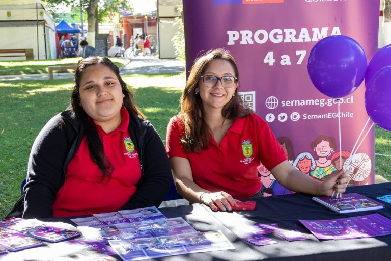 Exitosa feria informativa municipal acercó programas y servicios a la comunidad de Quillón