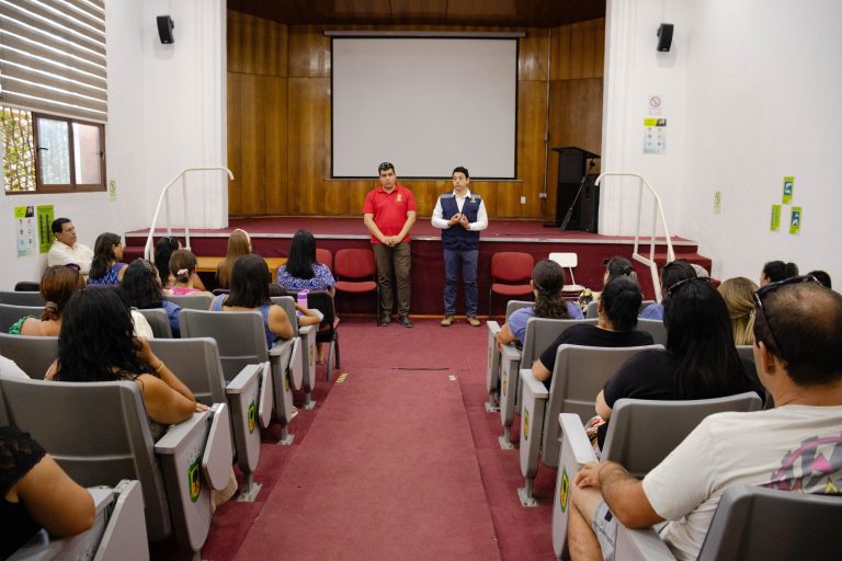 Municipalidad de Quillón y apoderados de escuela El Casino abordan temas claves en reunión informativa
