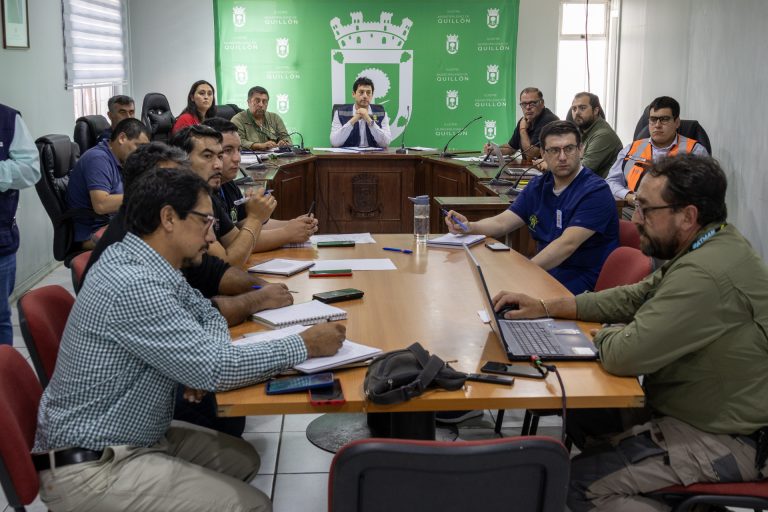 Quillón se prepara con anticipación: reunión ampliada del COGRID refuerza estrategias para el invierno